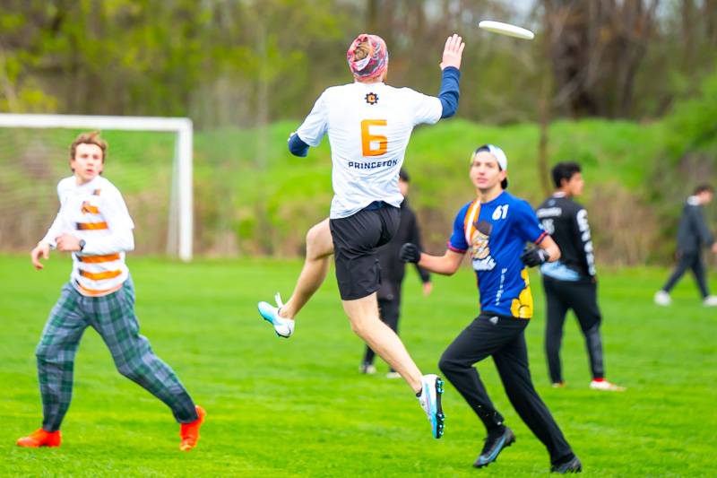 ultimate frisbee football