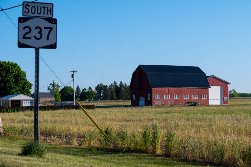 Barn morganville